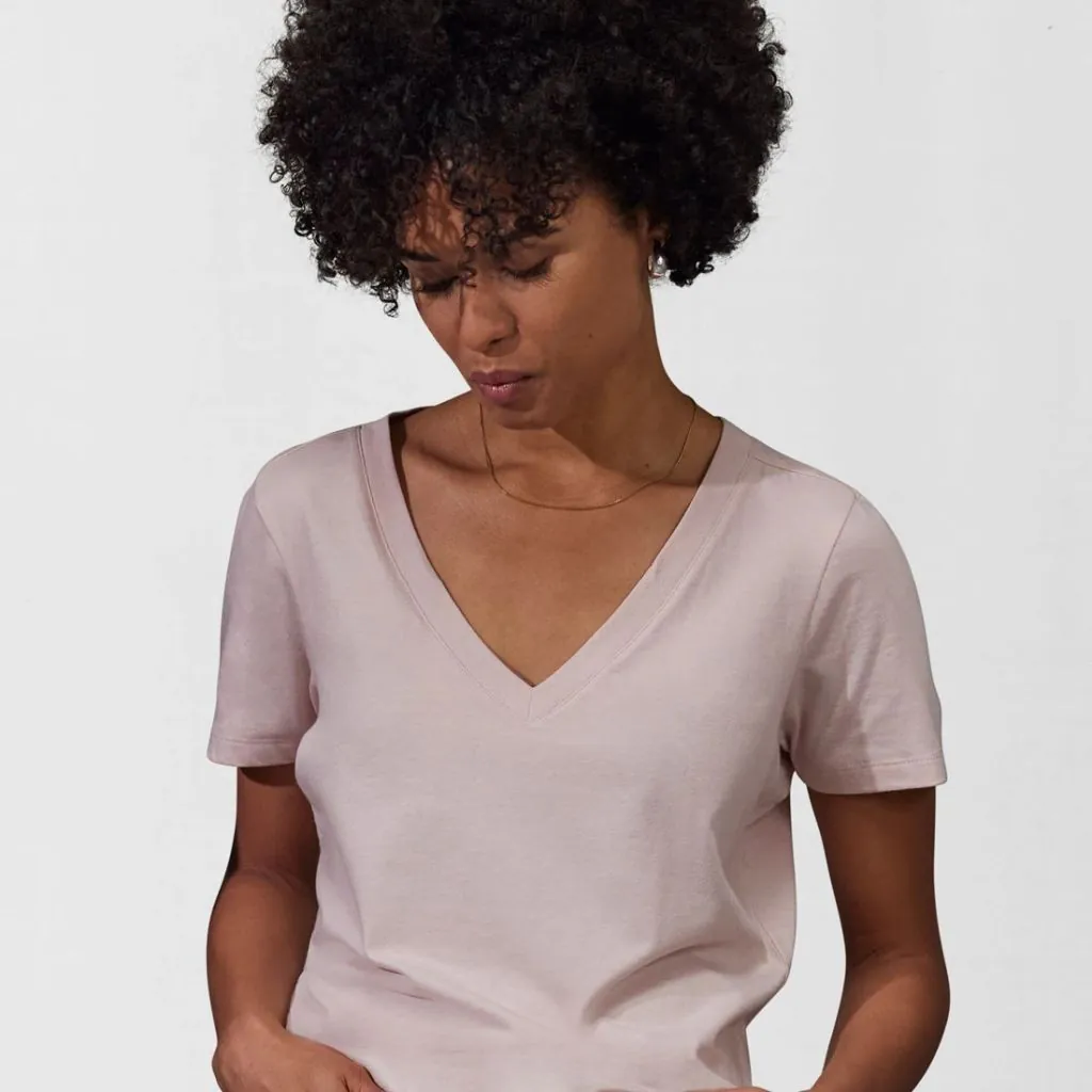 B&C TW001 Dame T-shirts med V-hals #E150